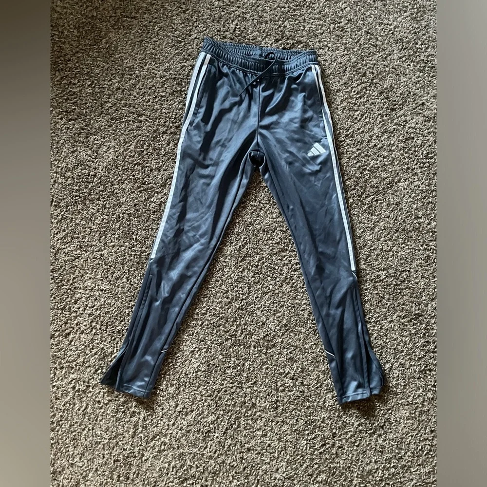 Men’s Adidas pants - Picture 3 of 4